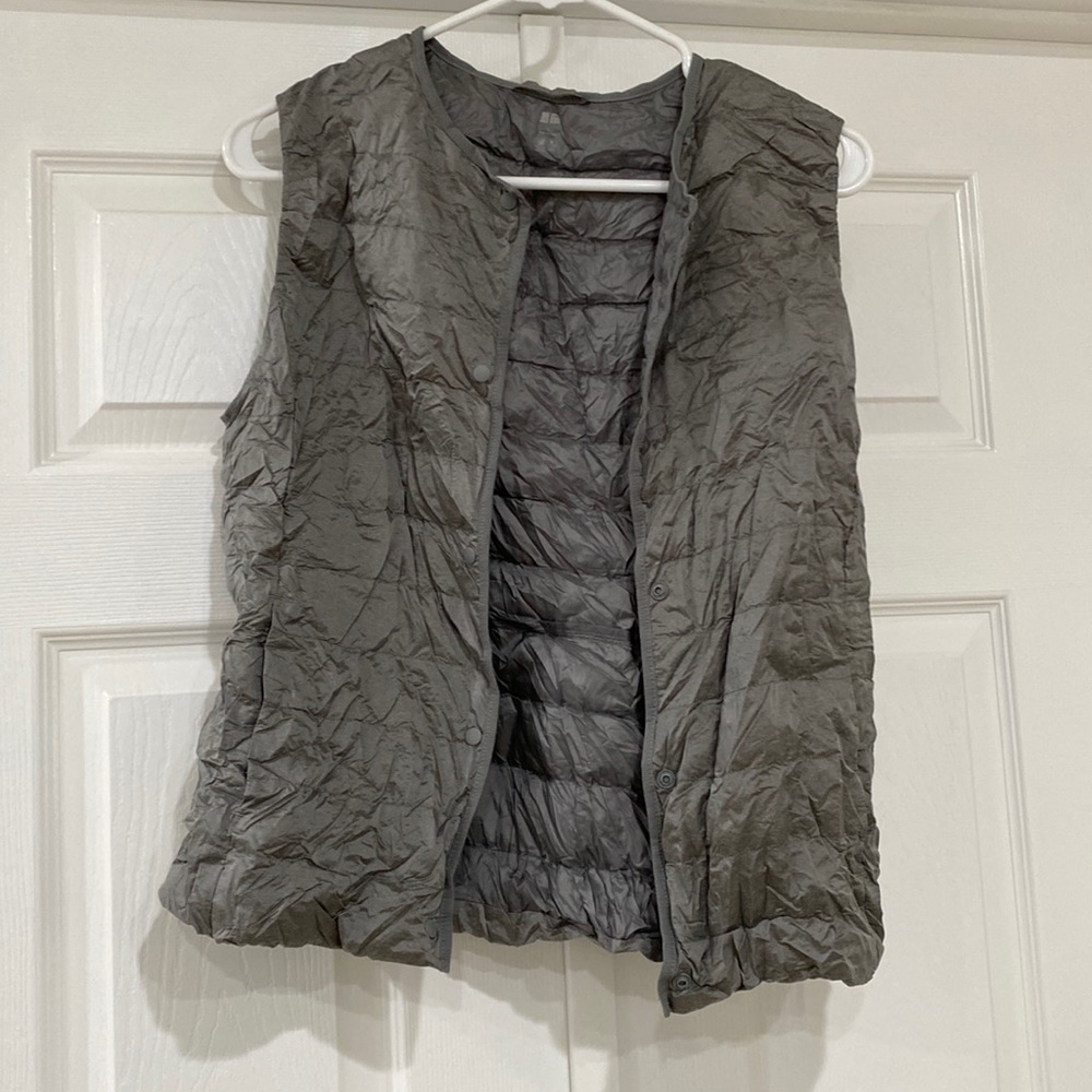 Uniqlo Packable Ultra Light Weight Puffer Vest